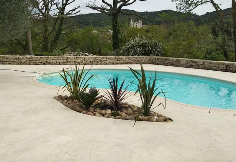 Revêtement de plage de piscine près d'Avignon